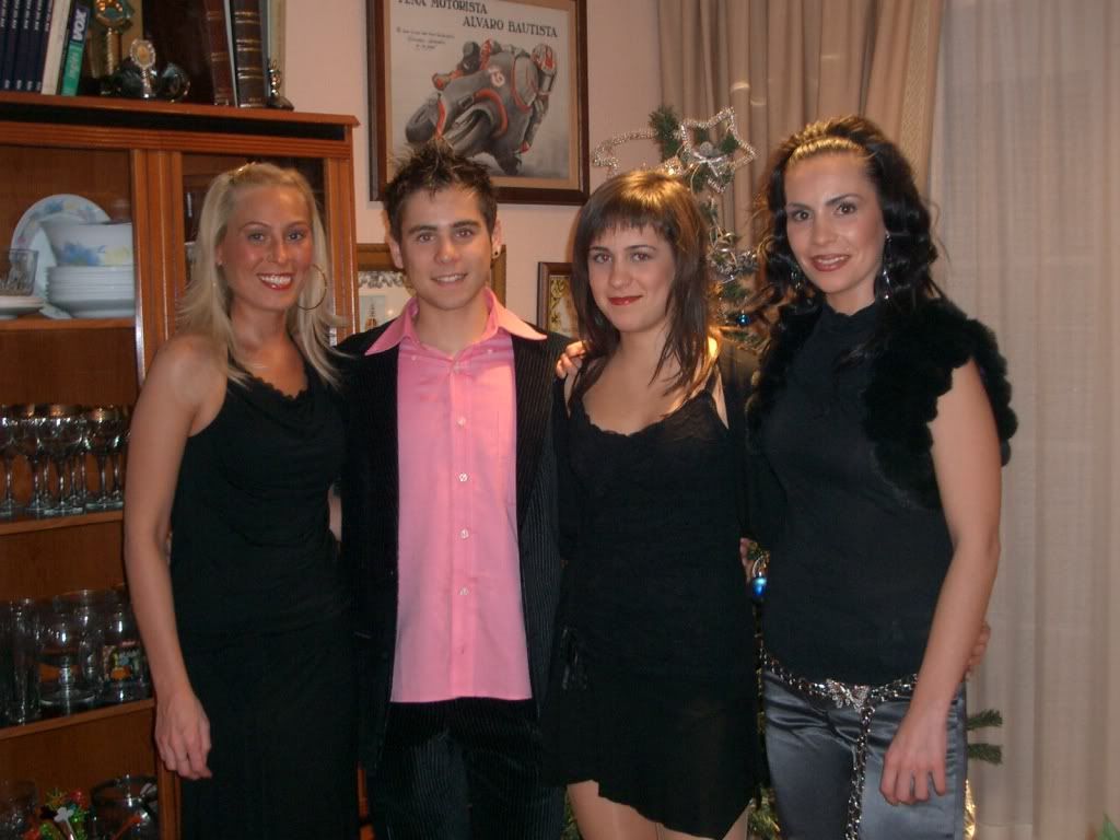 2006_Alvaro_y_Sus_Hermanas.jpg
