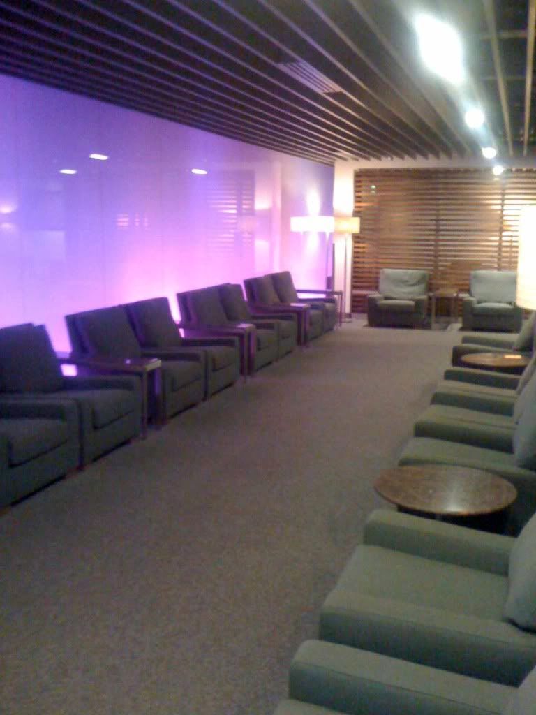 LOUNGET1VIEW.jpg