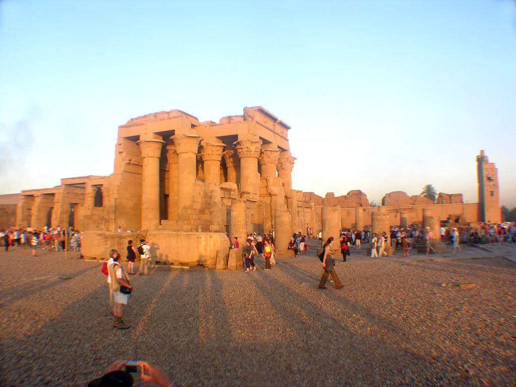 kom_ombo_2_photo.jpg