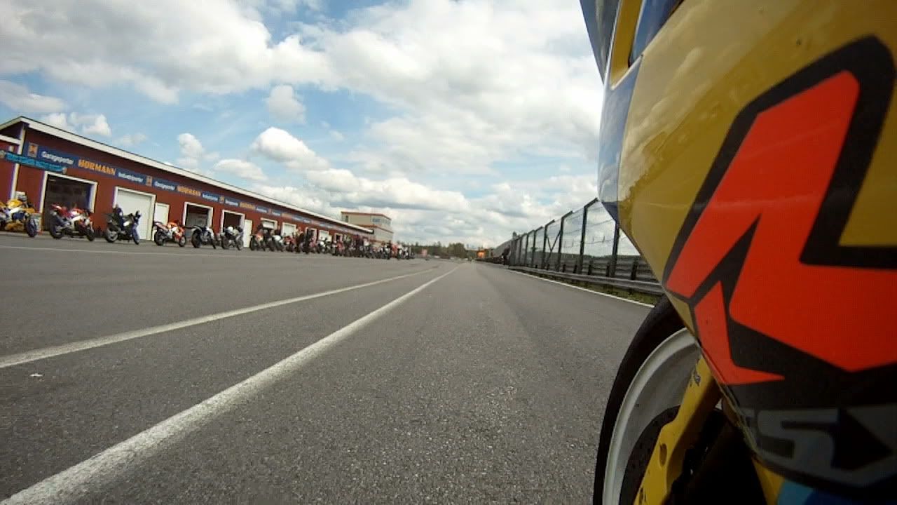 Pitlane-P4-225.jpg