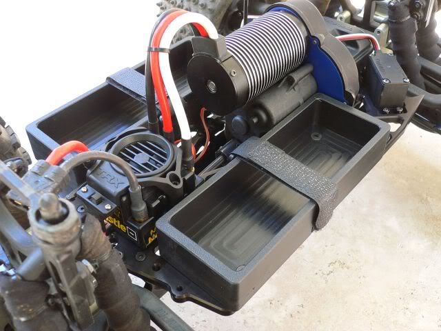 traxxas maxx battery tray