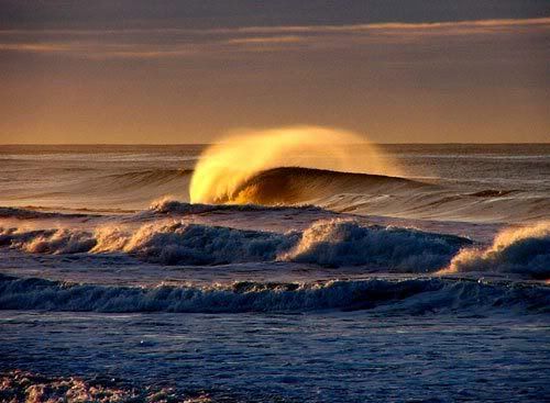 high waves photo: waves sunrise-peak.jpg