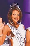 Daniela Núñez del Prado Serrano was crowned the Miss Internacional Bolivia 2011