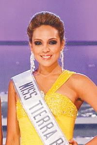 Valeria Avendano received the title of Miss Bolivia Earth / Tierra 2011