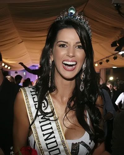 Juceila Graziele Bueno, Miss Rio Grande do Sul crowned Miss Mundo Brasil 2011