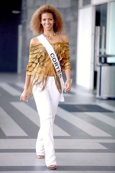Keylin Suzette Gomez - Miss Un iverso Honduras 2011