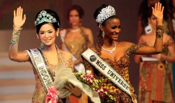 Maria Selena crowned Puteri Indonesia 2011