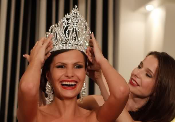Larisa Popa - Miss Universe Romania 2011