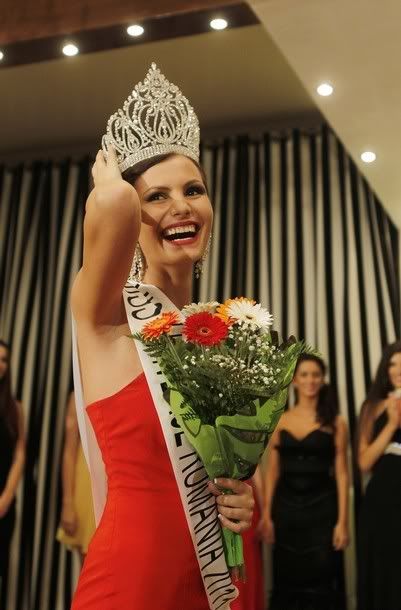 Larisa Popa - Miss Universe Romania 2011