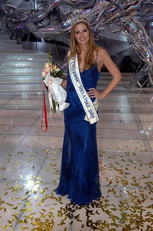 Sarah Ćosić was name Miss Universe Croatia 2009