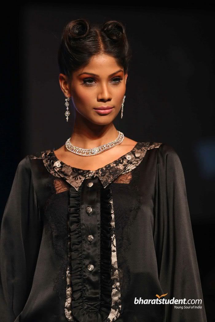 Miss India , Nicole Faria - Miss Earth 2010 Winner