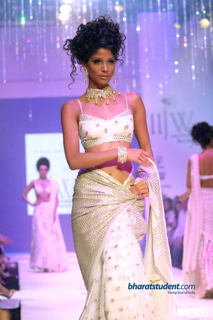 Miss India , Nicole Faria - Miss Earth 2010 Winner