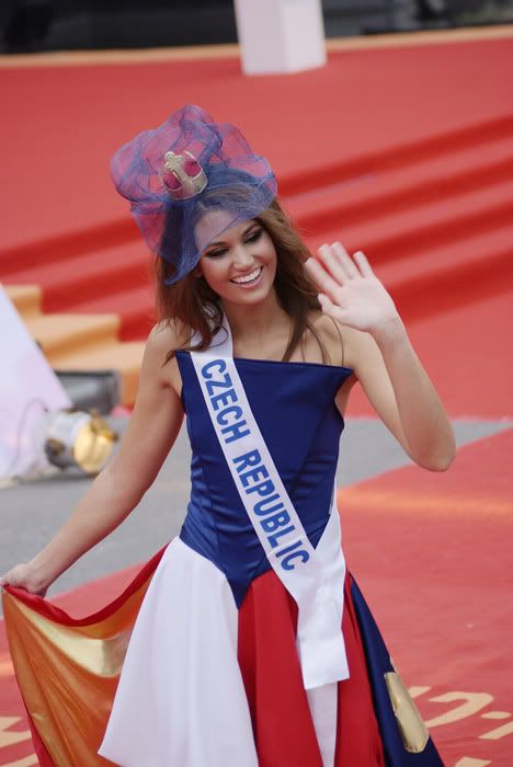 miss international 2010 national costume czech republic lucie smatanova