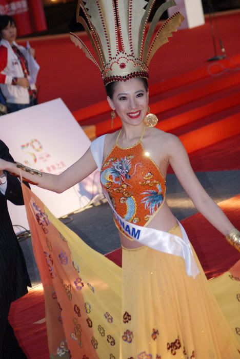 miss international 2010 national costume vietnam chung thuc quyen