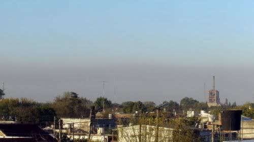 Smoke along the coast of the Paraná river