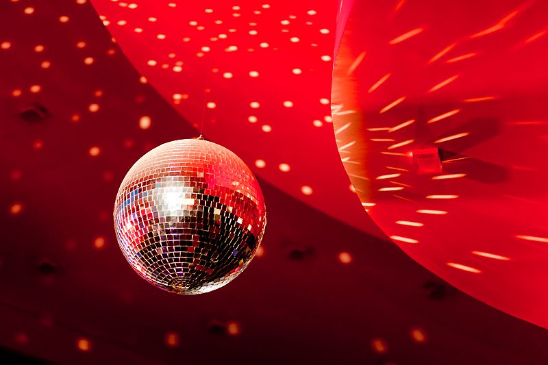 photo lara_summer_disco.jpg