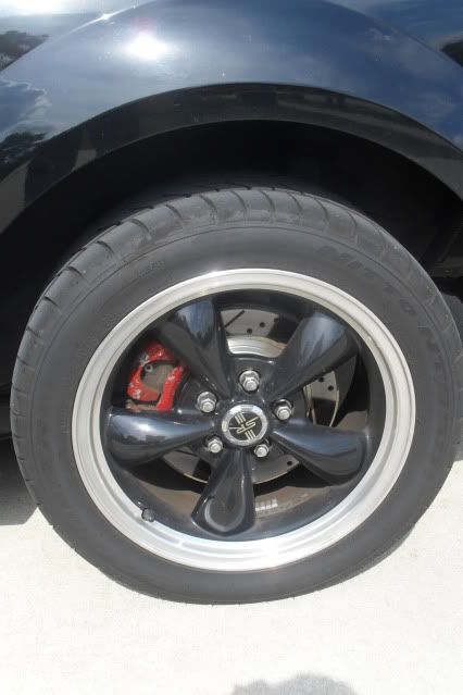 06blkmustang005.jpg