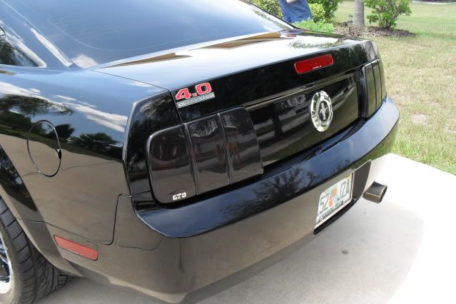 06blkmustang019.jpg