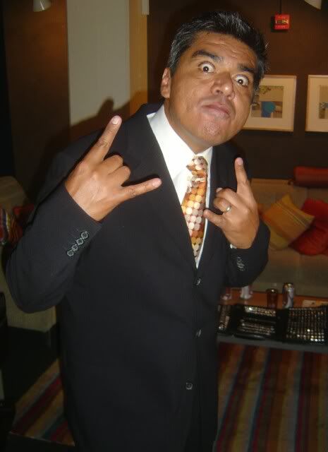 Forum Image: http://i181.photobucket.com/albums/x92/raharu_bucket/george-lopez-3.jpg