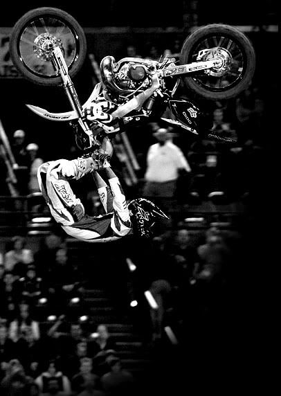 Obrázok “http://i181.photobucket.com/albums/x99/v023/mmmmm/bg.jpg” sa nedá zobraziť, pretože obsahuje chyby.