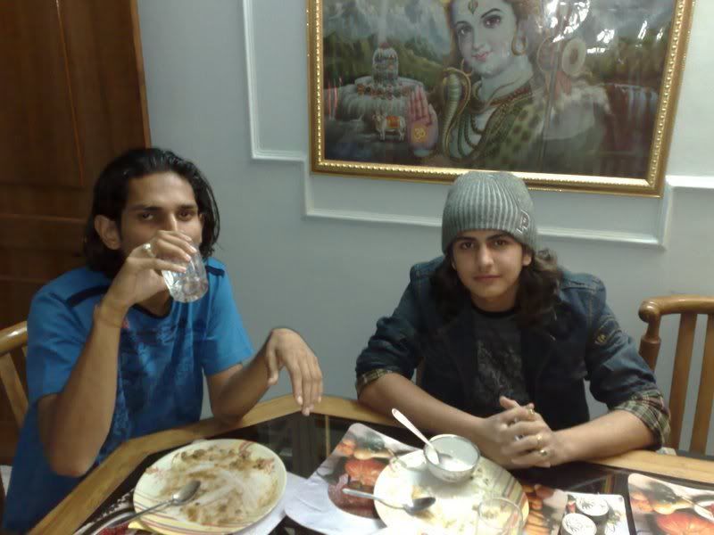 https://i181.photobucket.com/albums/x134/sunya_24/r.jpg