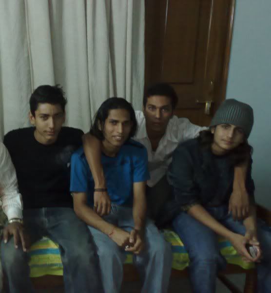 https://i181.photobucket.com/albums/x134/sunya_24/tt.jpg